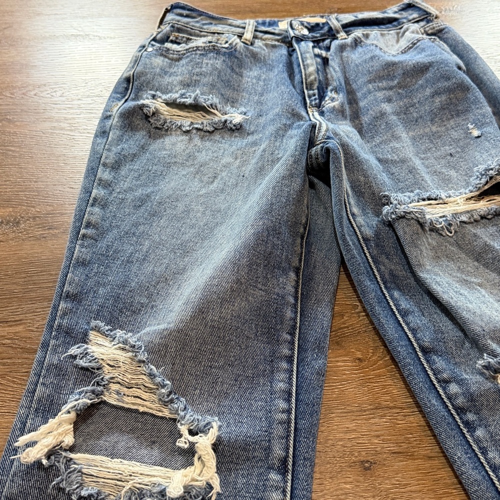 PacSun Relaxed Fit Distressed Mom Jeans - Picture 3 of 8